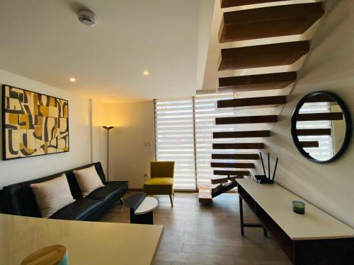 Cuenca Apartment | Hermoso dúplex nuevo con balcón y terraza