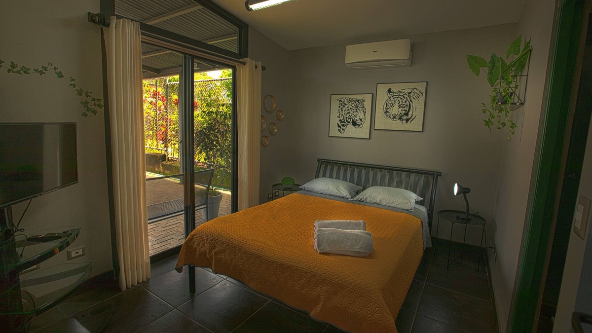 San Antonio de Belen House | Hermoso hospedaje rodeado de naturaleza, muy cerca del aeropuerto.