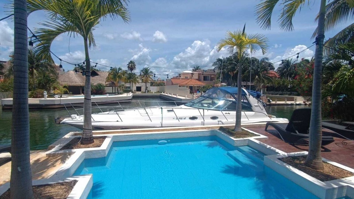 Puerto Aventuras Boat Rental | Hermoso Yate en Puerto Aventuras, Quintana Roo.