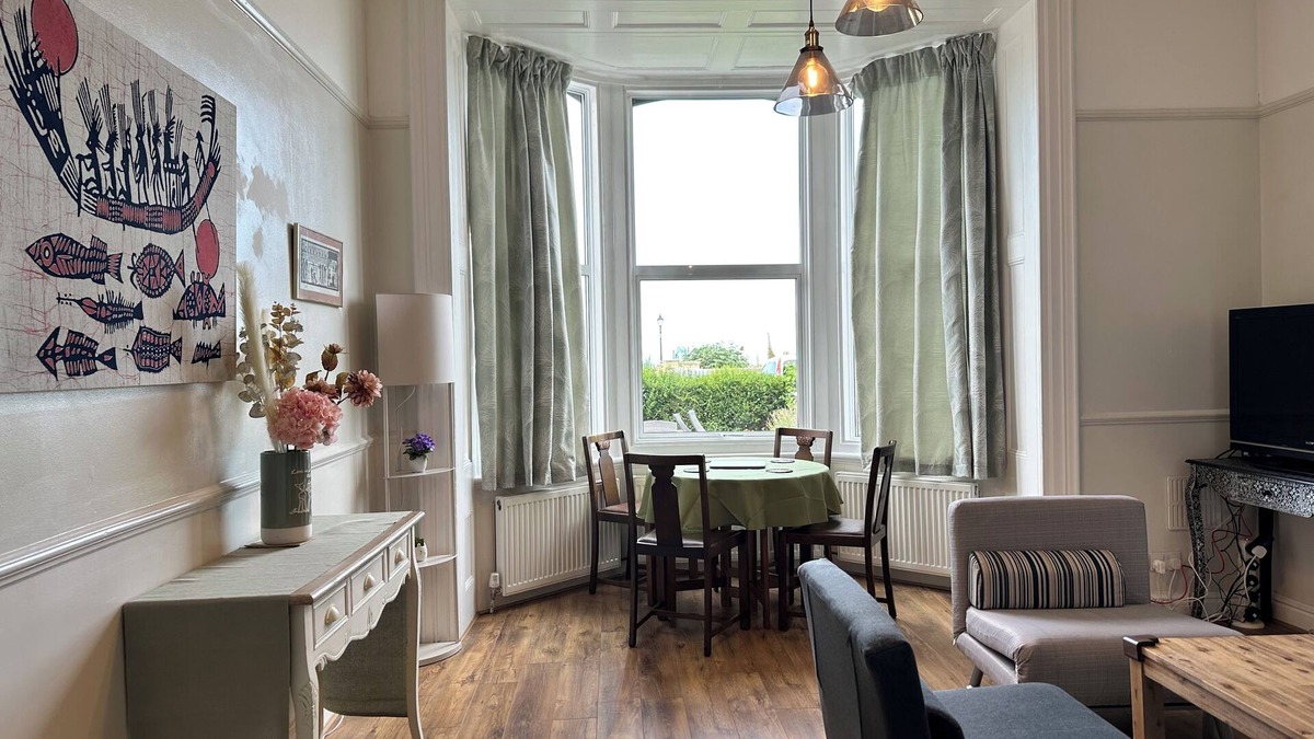 Herne Bay Apartment | Herne Bay Ground Floor 1-Bed Flat with Direct Seaview and Private Front Garden
