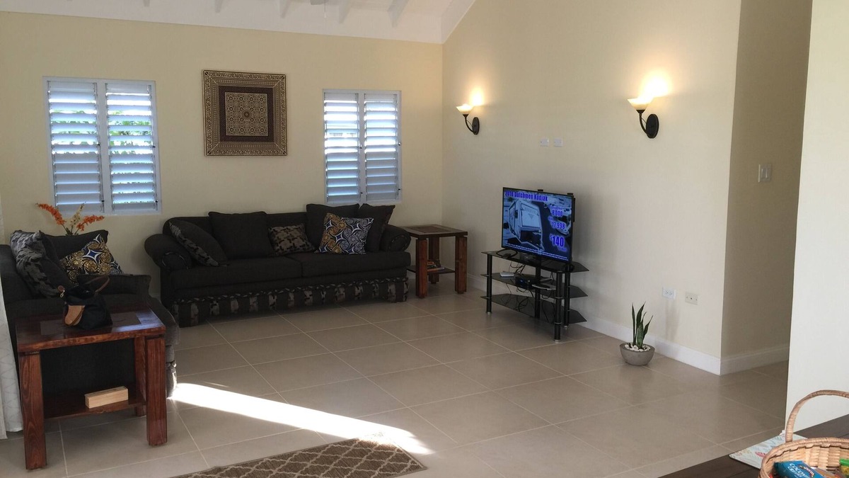 Priory House | Heroes Villa - at Richmond - Private Beach Access