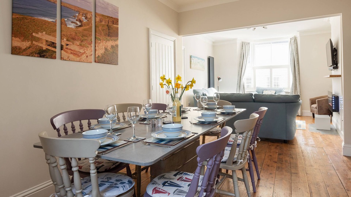 Treator House | Heron Cottage , 8 New Street. Spacious Town House in Padstow Old Town