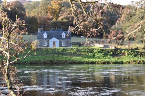Pitlochry House | Heron Cottage, Port o Tay