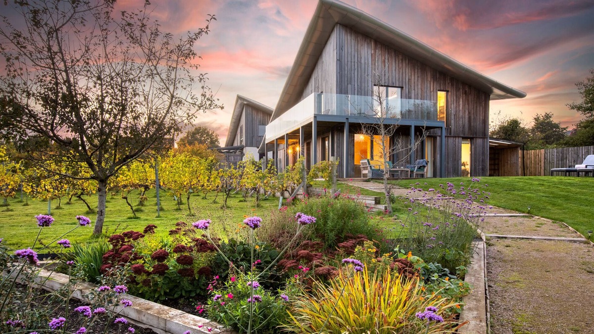 Honiton House | Heron House - Five Bedroom House, Sleeps 12