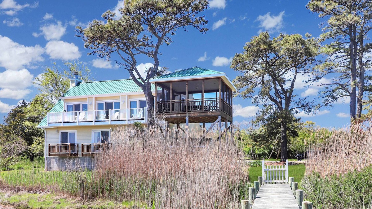 Deep Hole House | Heron's Cove on Salt Meadow - Pet friendly, waterfront home!