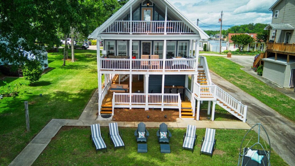 Prosperity House | Heron's Hideaway on Lake Murray