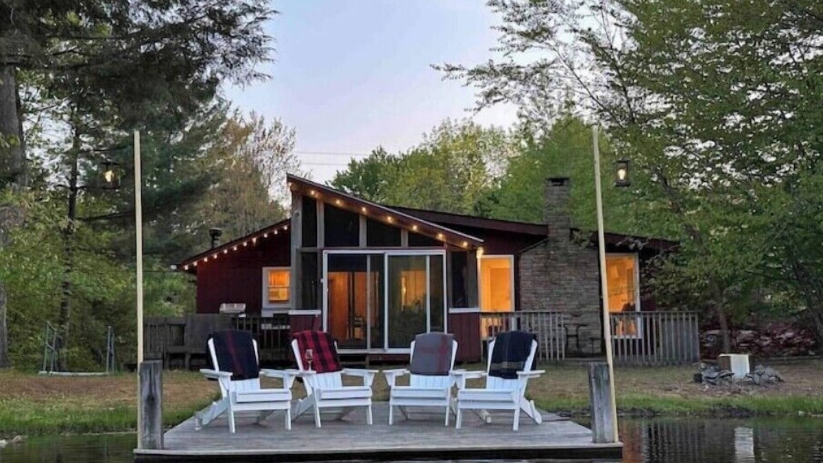 Ferndale House | Heron's Hideaway: Stylish Lakefront 5 BR Home