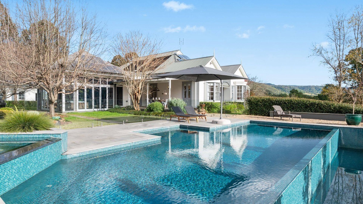 Wattamolla House | Heronwood - Lavish country retreat