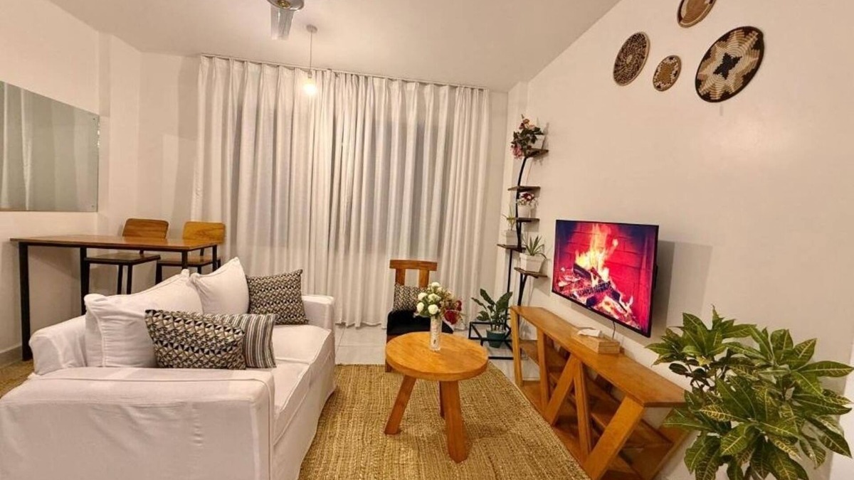 Mombasa Apartment | HERQIRO RESIDENCE Mombasa : One-Bedroom Standard Beach Road Apartment