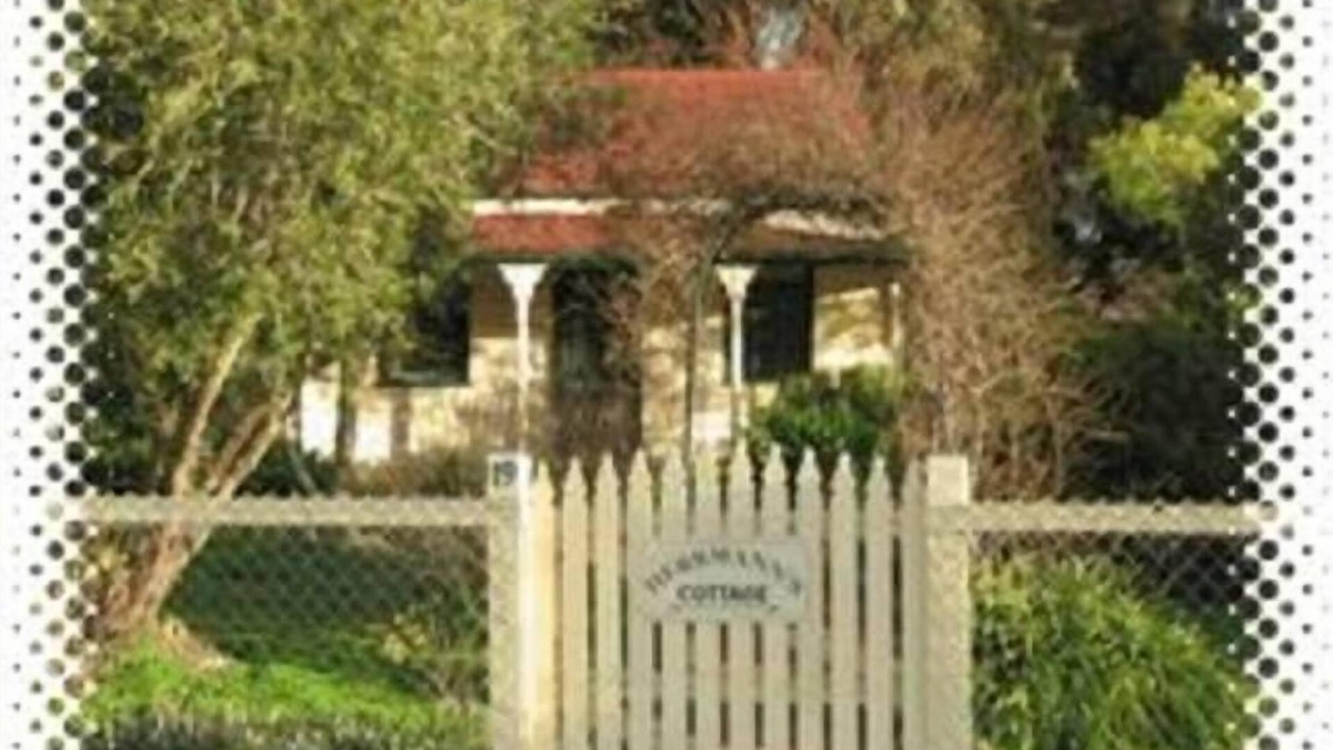 Maldon Cottage | Herrmann's Cottage - Maldon -1860s miner's cottage.
