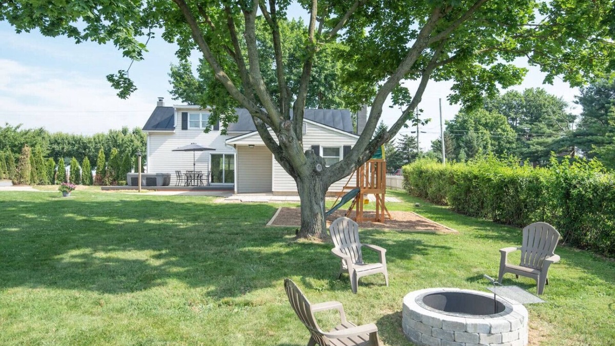 Mount Aetna House | Hershey Retreat | Pool, Spa, Sauna, Plunge, & Pond