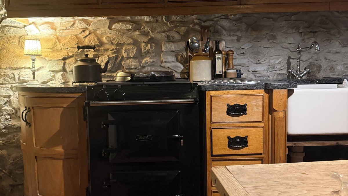 Gallt Y Foel House | Hey Barn with parking