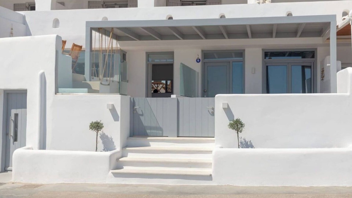 Logaras House | HH Bluewater | Luxury house by the sea