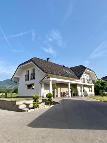 Kranj House | Hiša Helena