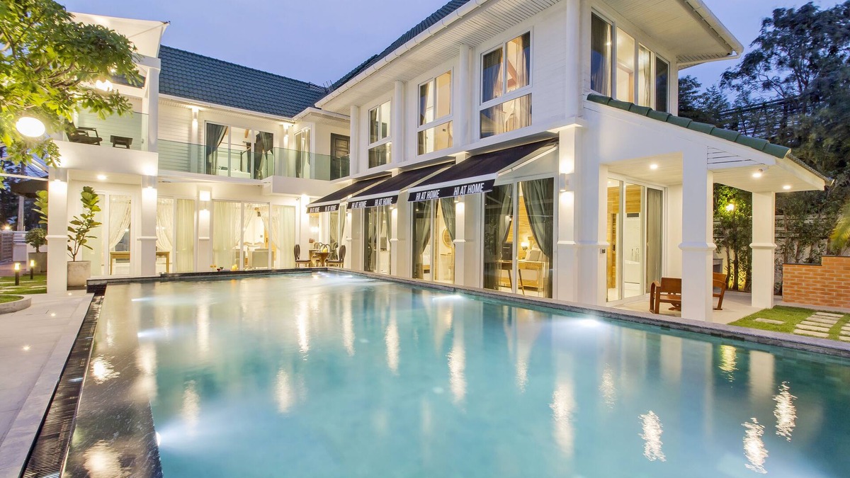 Nong Prue Villa | Hi At Home - 5BR Stylish Villa in Pattaya