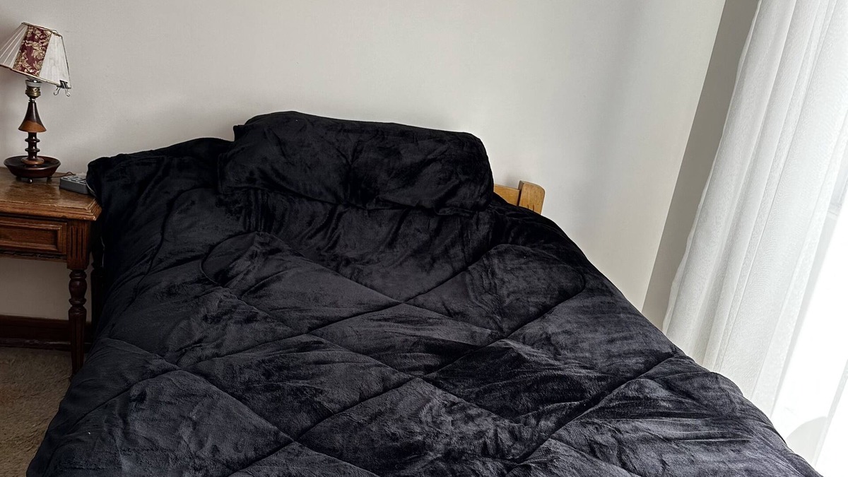 San Miguel Apartment | Hi, In the beatles zone of La Paz. A bedroom in a apartment.