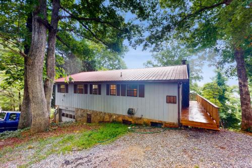 Hiawassee House | Hiawassee Hideaway