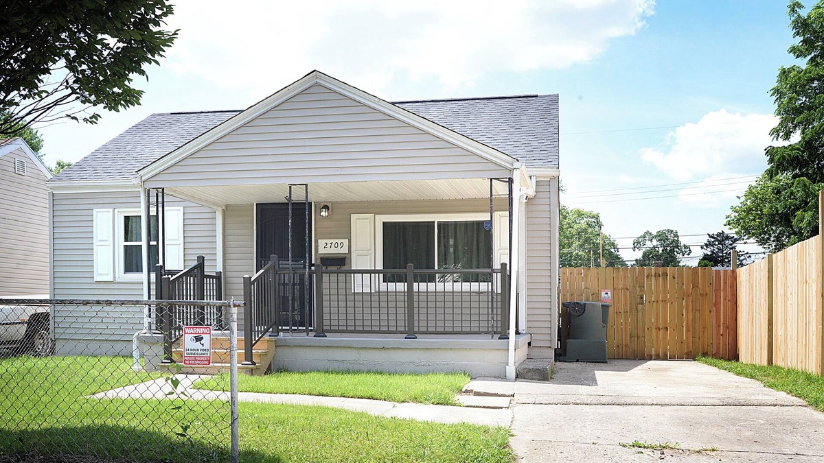 Columbus House | Hiawatha Hideaway - Darling 2 BR w/Private Backyard