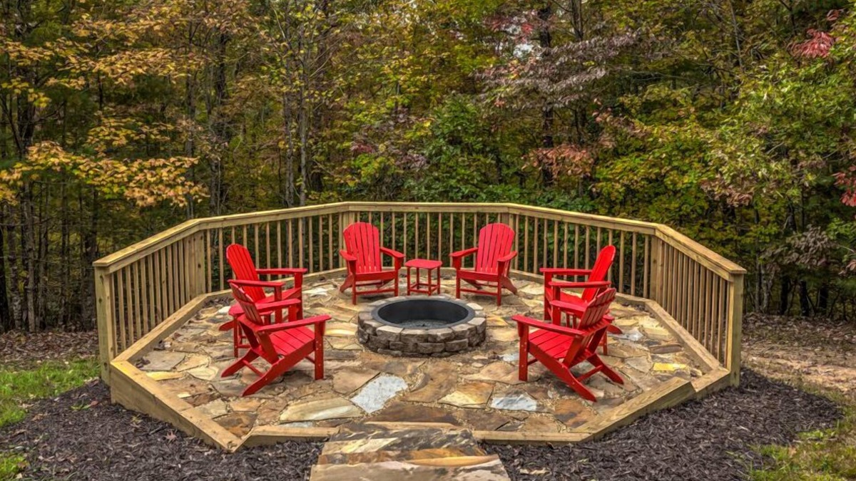 Williamstown Other | Hibernation Station - Pet Friendly | Hot Tub | Fire Pit | Pool Table & Arcade Games