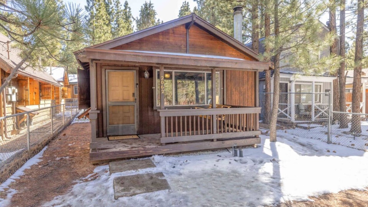 Woodlands Cabin | Hibernation station + Outdoor Area & Pet Friendly!