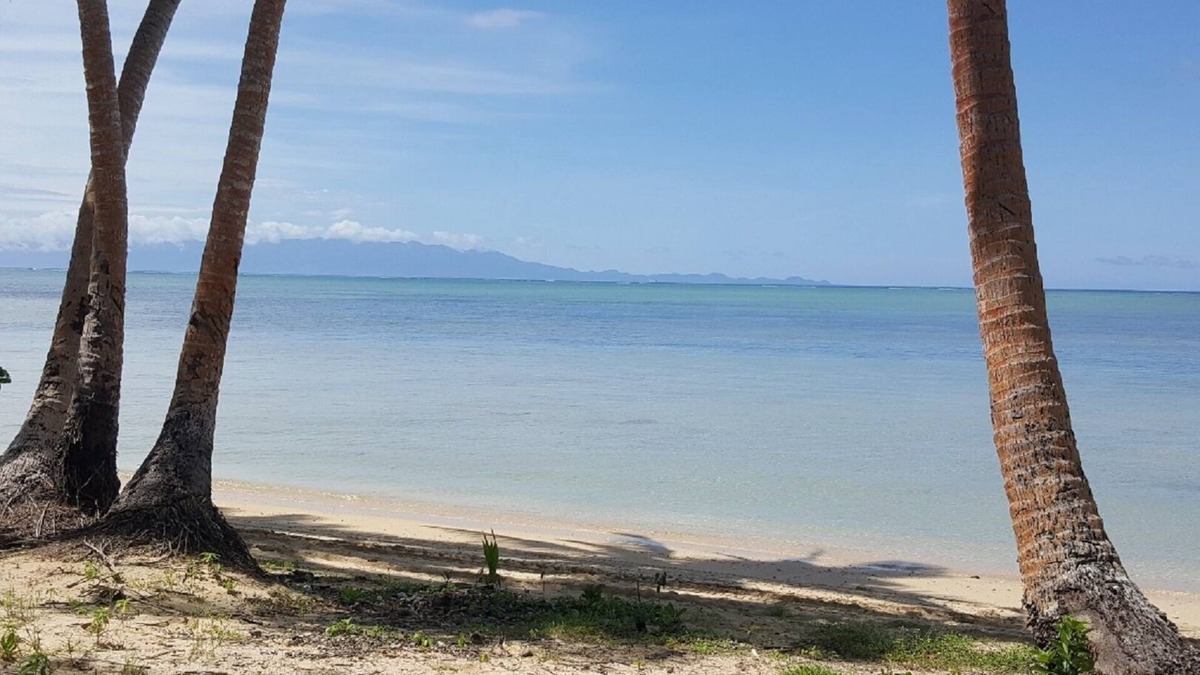 Naweni Cottage | Hibiscus Bure Beachfront Eco Retreat,Relax. Enjoy.