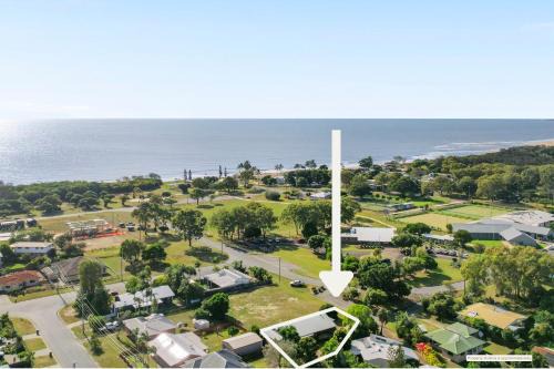 Moore Park Beach House | Hibiscus Cottage