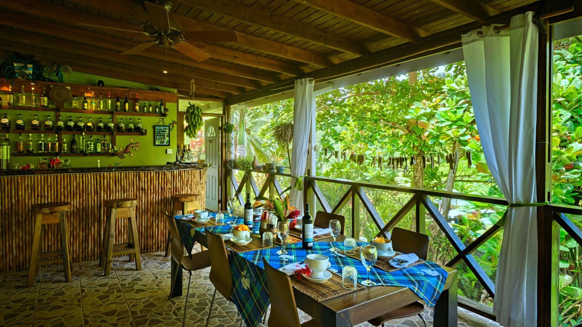 Marigot House | Hibiscus Valley Inn