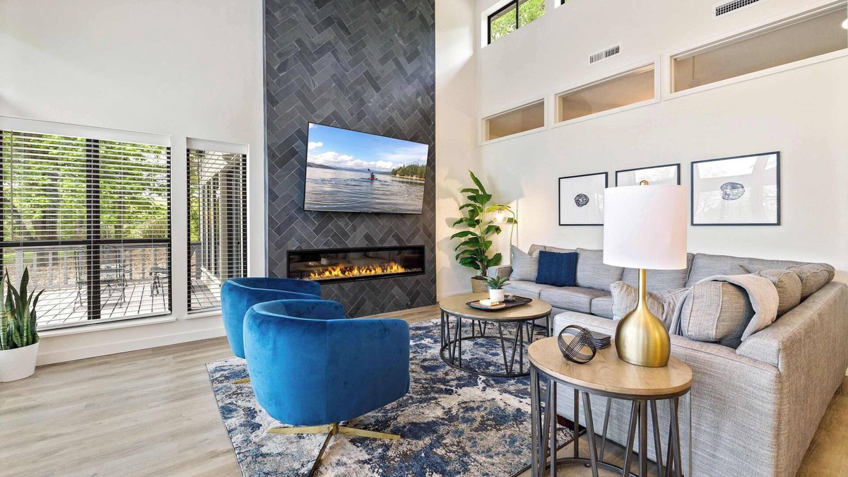 Lowell House | Hickory - Beaver Lake Waterfront