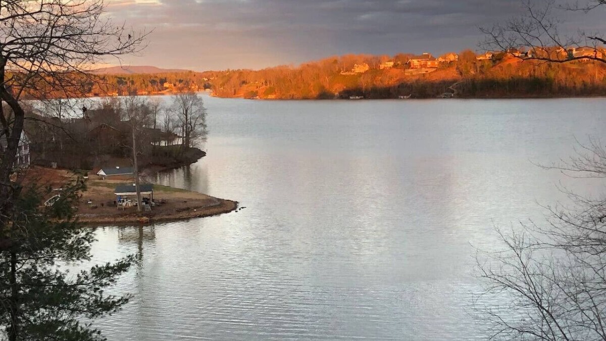 Oakwood Historic District House | Hickory Home Near Downtown & Lake + Pet Friendly