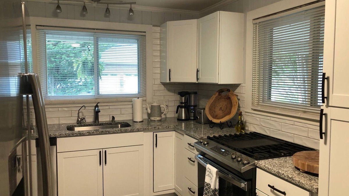 Hickory House | HICKORY HOUSE 4 SHORT AND LONG TERM RENTAL
