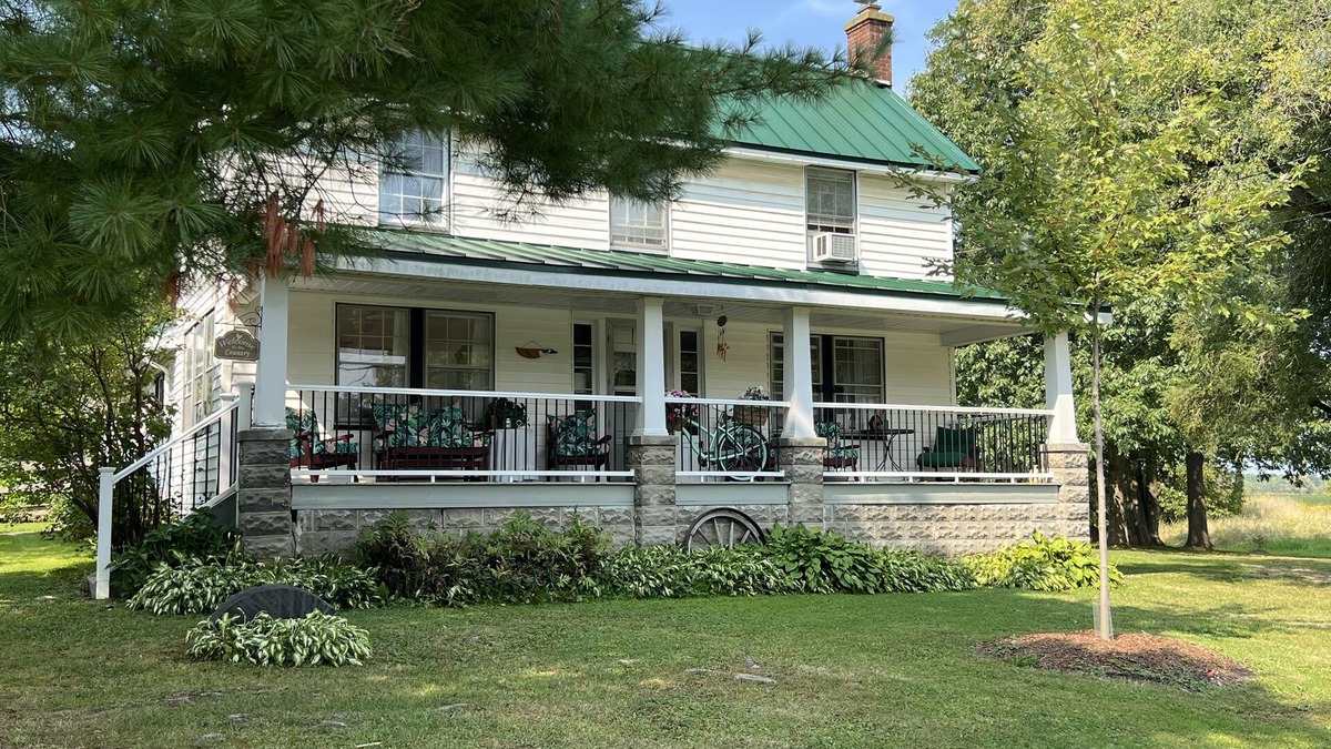 Shore House | Hickory Shores Wildlife Preserve. Kayak, fish, hike, bike trail & wineries.