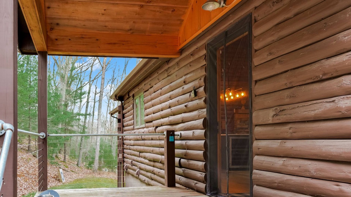 Lost River Cabin | Hidden Cabin Retreat with Hot Tub in Lost City, WV