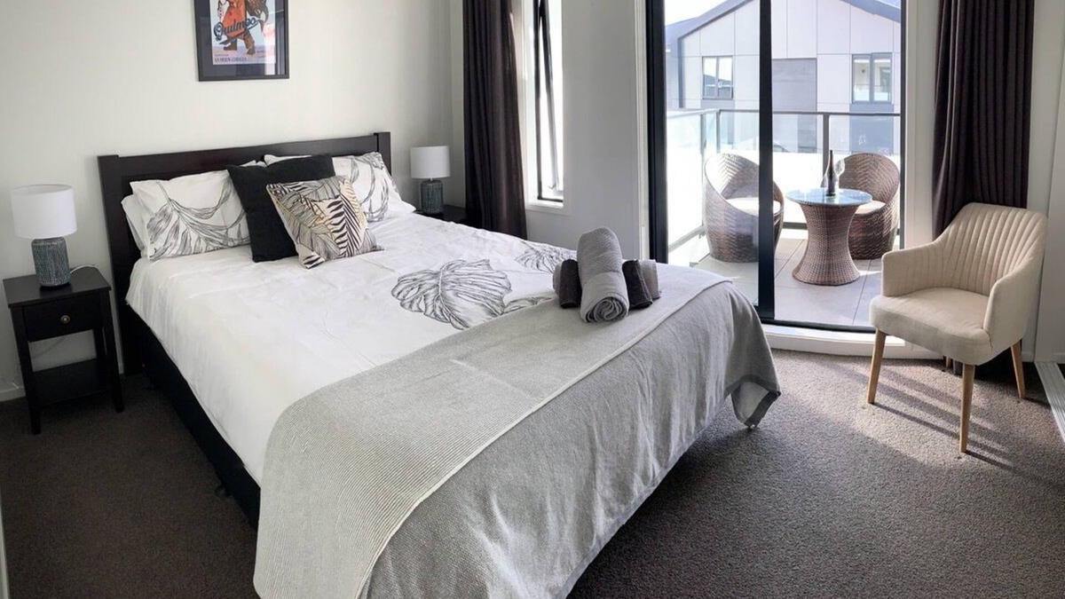 Auckland Central Business District House | Hidden City Townhouse - short walk to Harbour