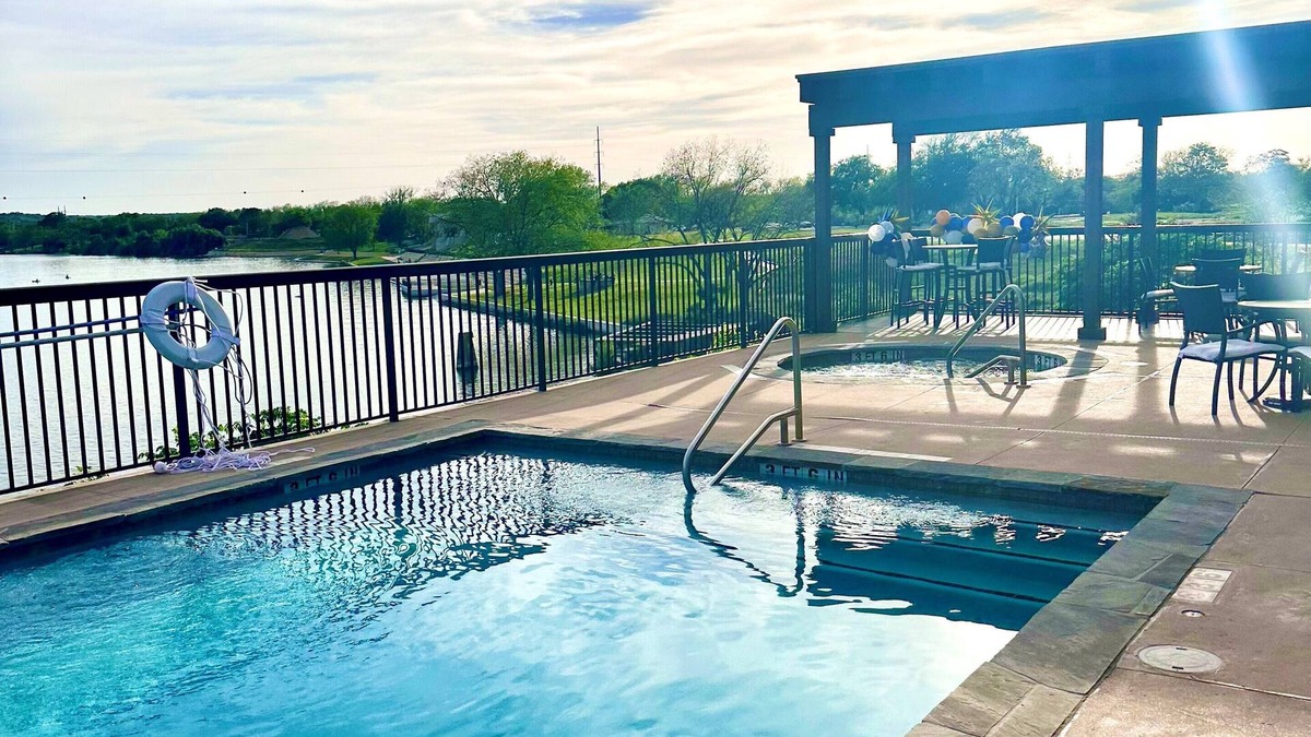 Marble Falls Hotel | Hidden Falls Inn