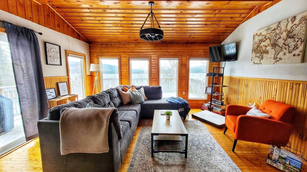 Corner Brook Cabin | Hidden Forest Lake House on George's Lake