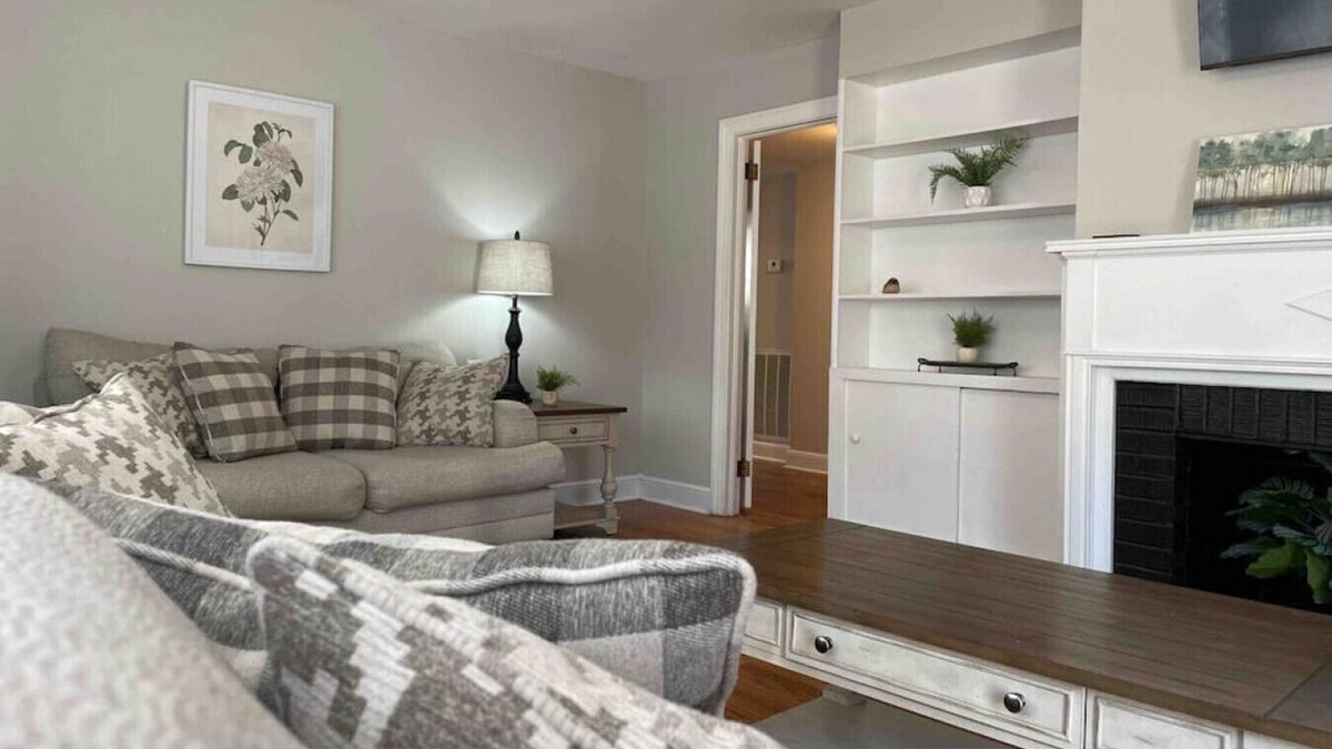 Gadsden House | *Hidden Gem Close 2 Everything *
