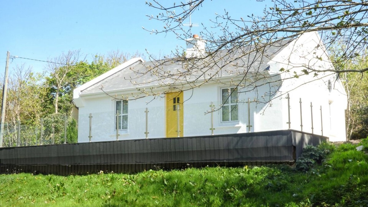 Lettermacaward House | HIDDEN GEM COTTAGE, family friendly in Lettermacaward, County Donegal