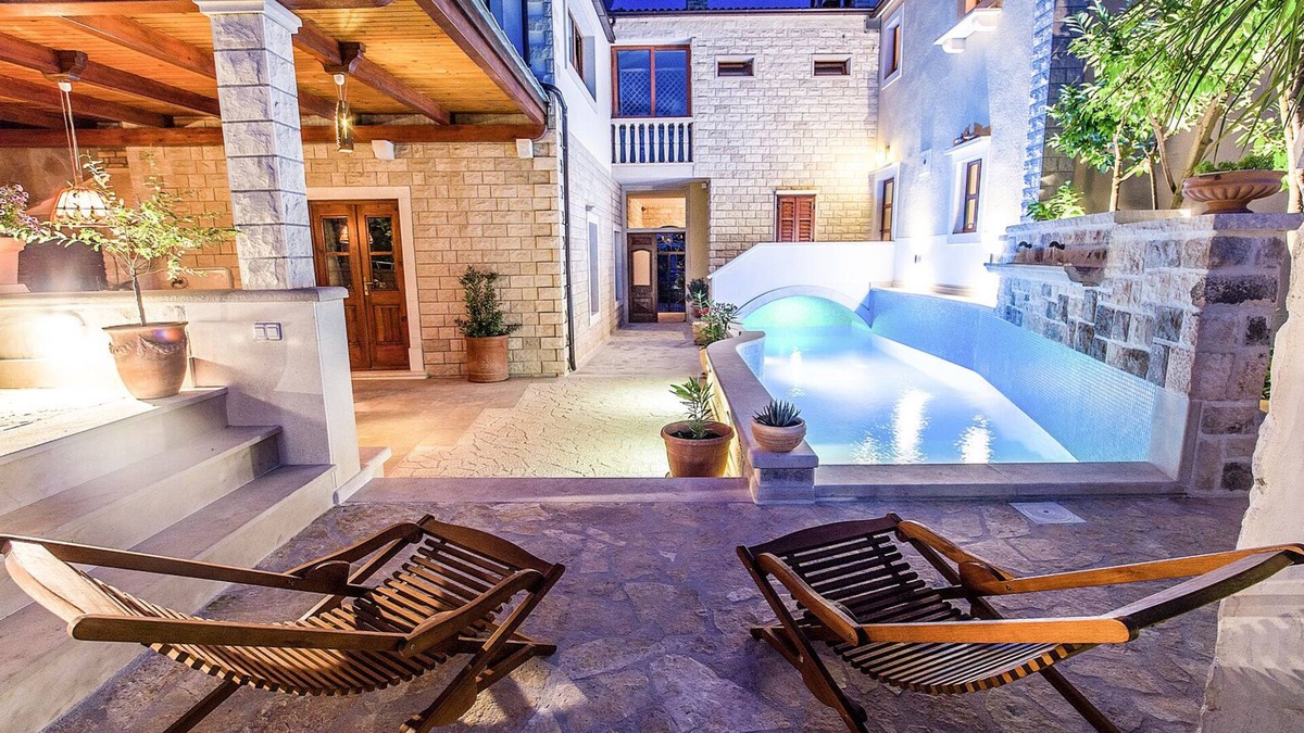 Sumartin Villa | Hidden Gem, Dalmatia, heated pool, near the beach