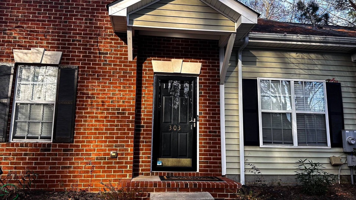 National Hills House | Hidden Gem in Augusta - 2B-3B within miles of the Augusta National Golf Club.