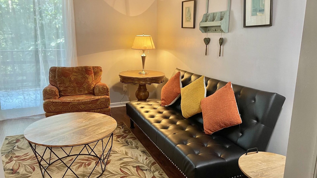 Tallahassee House | Hidden gem in downtown. Close to FSU/FAMU/Cascade. Quiet area. Lots of trees.