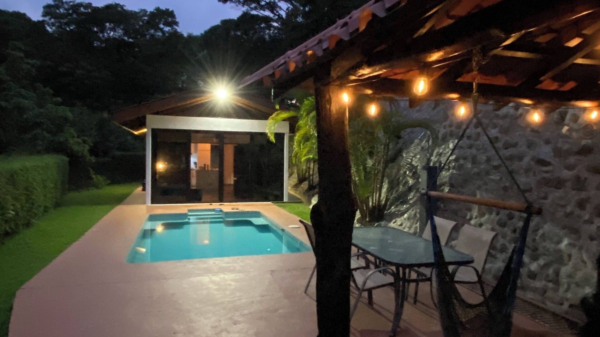Playa Tortuga House | Hidden Gem in Ojochal - Walking distance to everything!