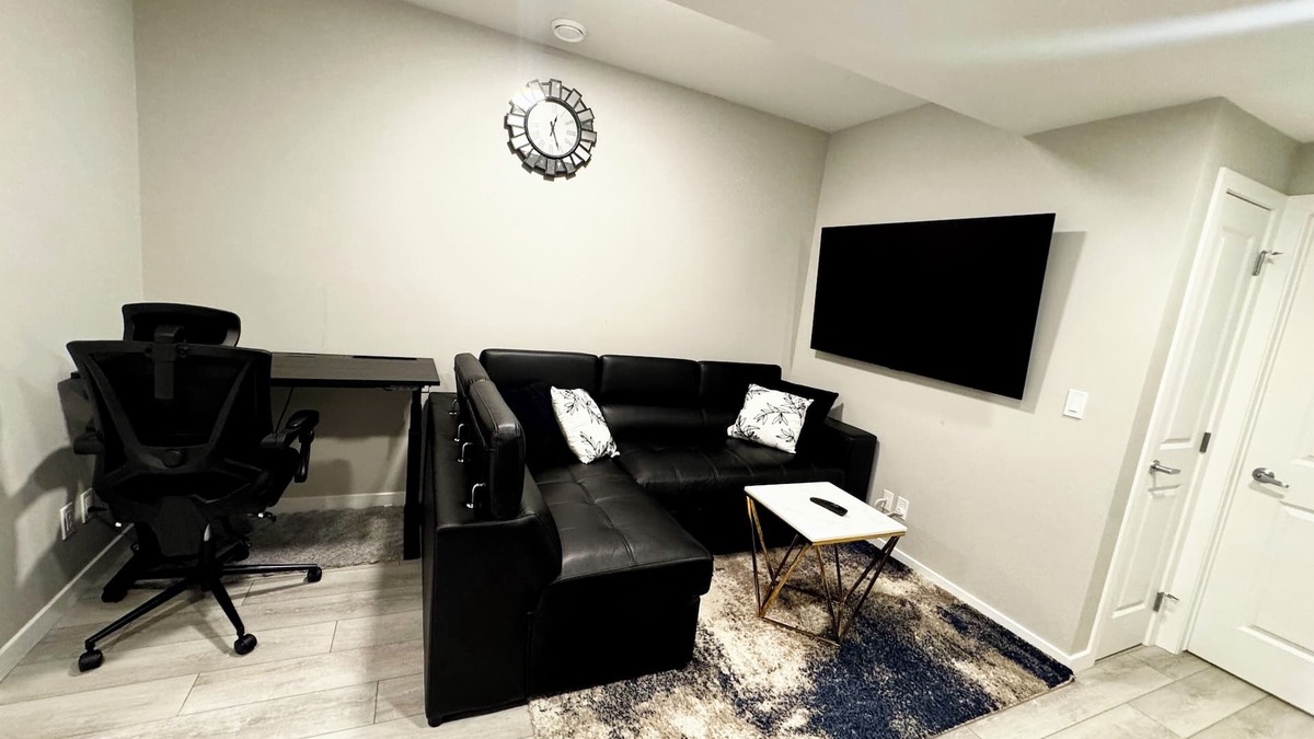 Southwest Calgary House | Hidden Gem: Modern 2BR | 2 Bathroom Suite with Private Entrance