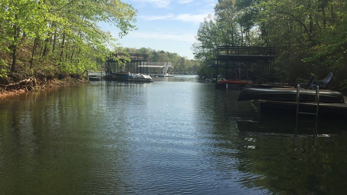 Dawsonville House | Hidden Gem on Lake Lanier in North GA Mtns-Warm Weather Fun, Ready When You Are!
