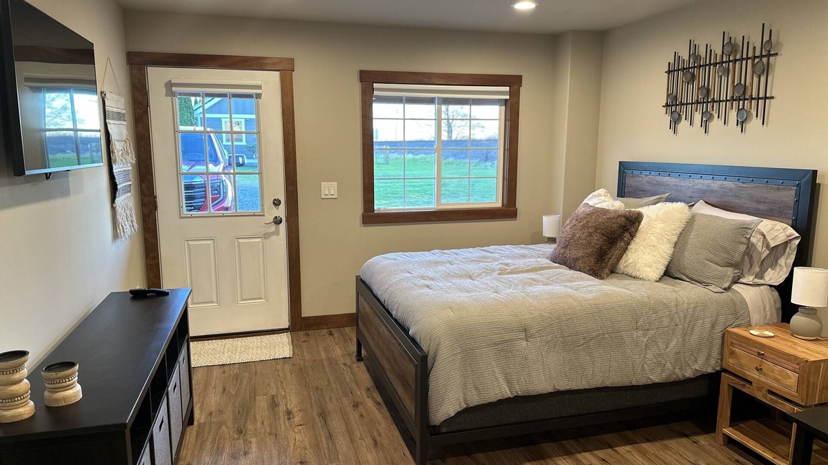 Burlington Apartment | Hidden Gem! Our brand new space in the heart of Skagit Valley!