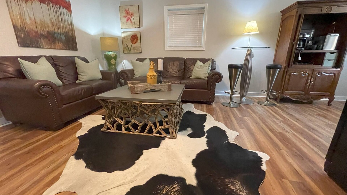 Suwanee Cottage | Hidden Gems in Heart of Suwanee 1Br/1Ba - 2 separate cottages available