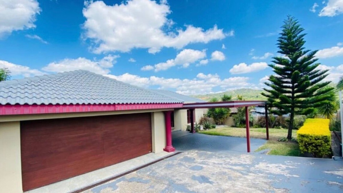 Nelspruit Villa | Hidden Germ in Nelspruit with a nice Mountain Wildlife Estate View!