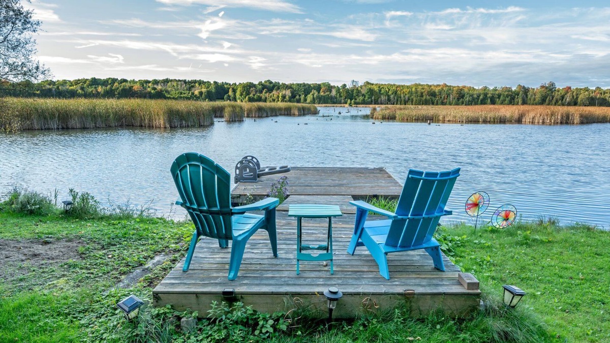 Grey Highlands Cottage | Hidden Haven Cottage: The Perfect Family Getaway for Fun and Relaxation!