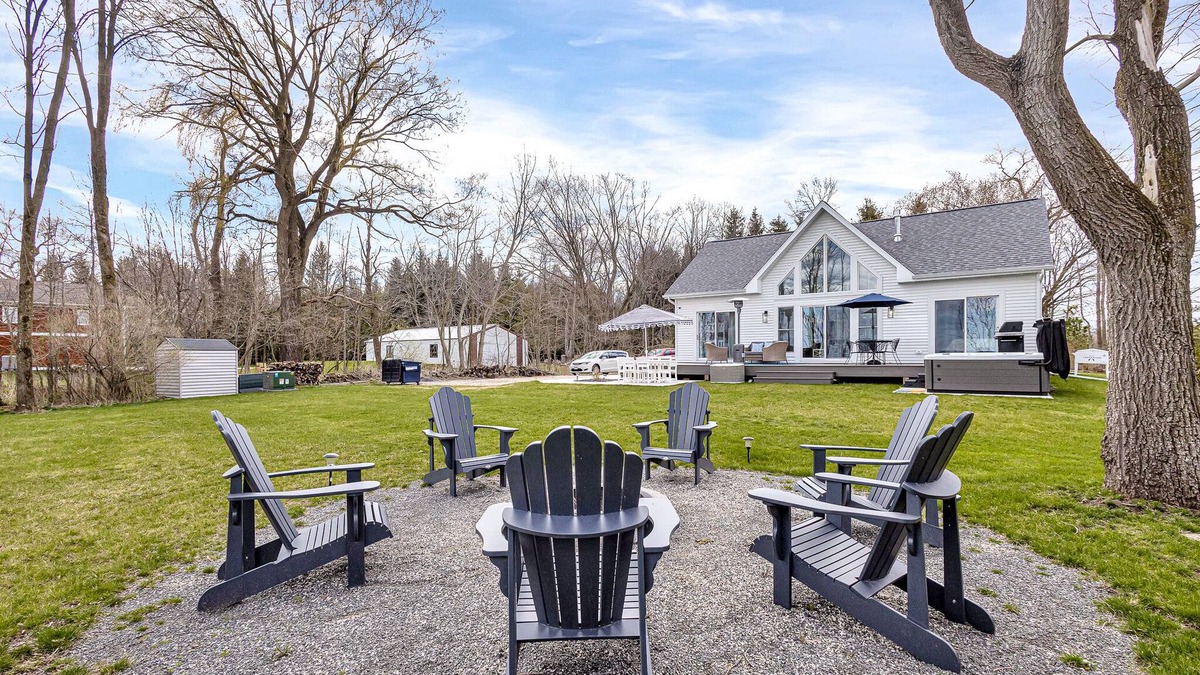 Cleveland House | Hidden Haven - Luxury Cottage w/Hot Tub & Scenic Views