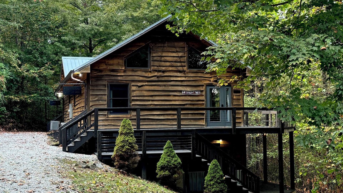Gnaw Bone Cabin | "Hidden Haven" Suite @Rustic Retreat Cabin - firepit & sauna