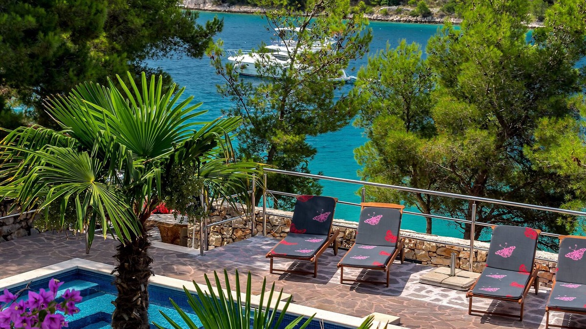 Cove Osibova (Milna) Resort | Hidden Heaven Private Resort - Heated Pool